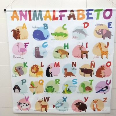 Alfabeto infantil de animalitos en lona de 90 x 90 cms. listo para colgar